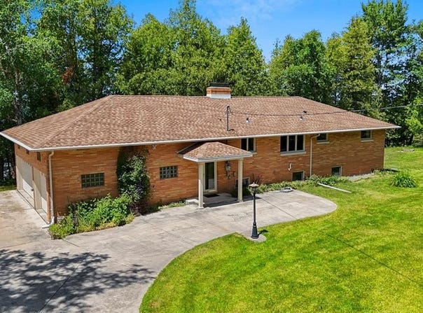 2441 White Star Rd, Brussels, WI 54204
