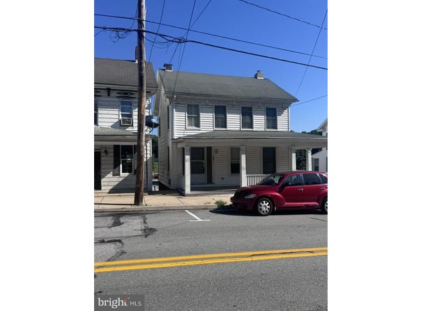 22 W MAIN Street, WINDSOR, PA 17366
