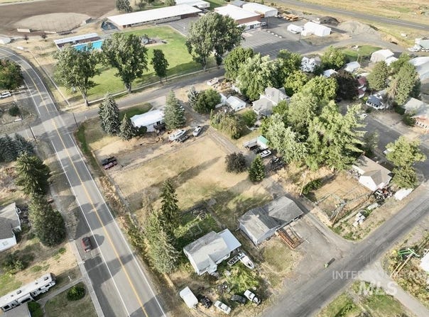 Pine St., Nezperce, ID 83543