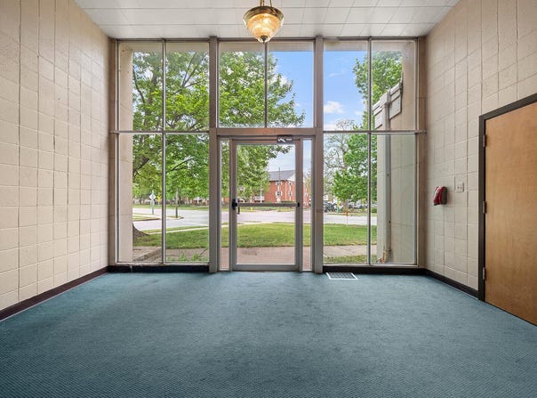 517 E Calhoun Street, Springfield, MO 65802