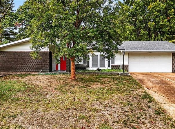 1659 Pepperwood Drive, St Louis, MO 63146
