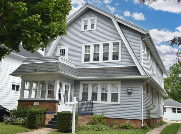 1025 Arthur Ave, Racine, WI 53405