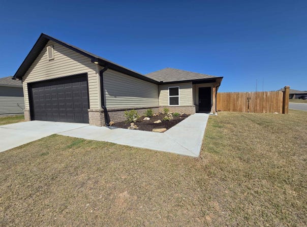 1537 Meadows Drive, Benton, AR 72019