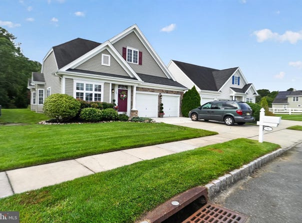 70 BURNSIDE Drive, EGG HARBOR TOWNSHIP, NJ 08234