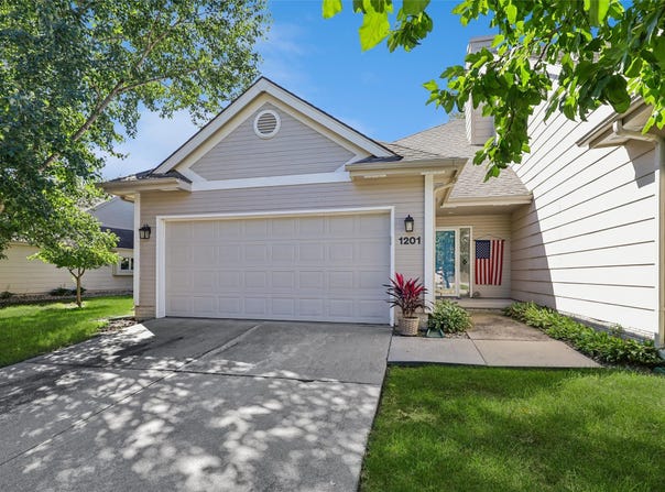 3305 Ep True Parkway, West Des Moines, IA 50265