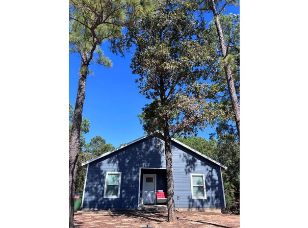 1135 Red Fox Rd, La Grange, TX 78945