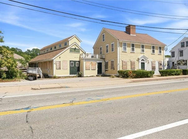 3376 Post Road, Warwick, RI 02886