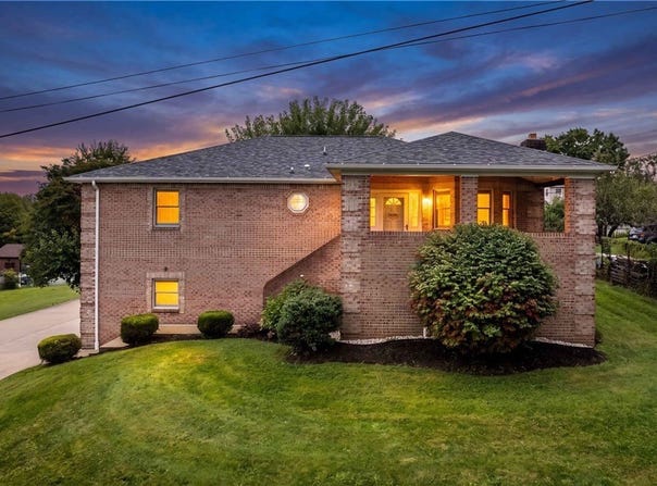 902 Central Drive, New Eagle, PA 15067