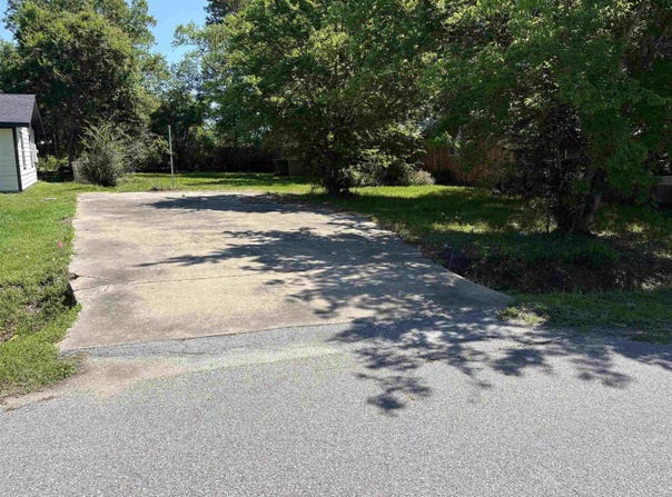 5225 Parkview Dr., Beaumont, TX 77705