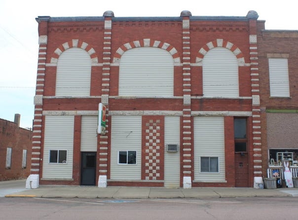 107 E Main St, Hartington, NE 68739