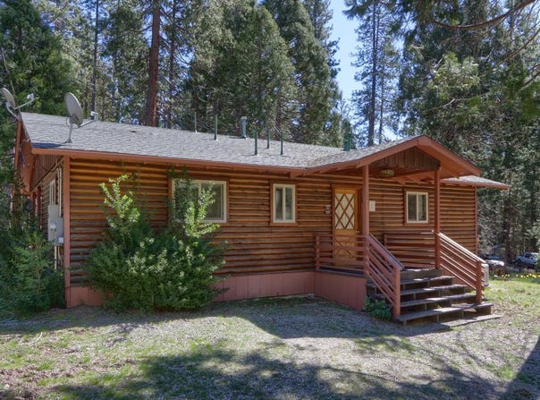 2580 River Road, Wawona, CA 95389