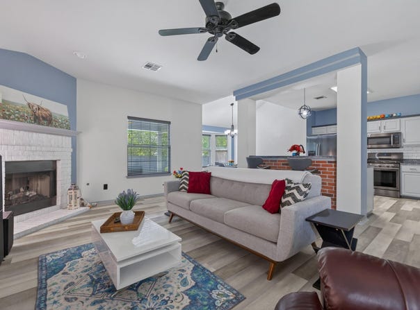1504 Cora Marie Dr, Pflugerville, TX 78660