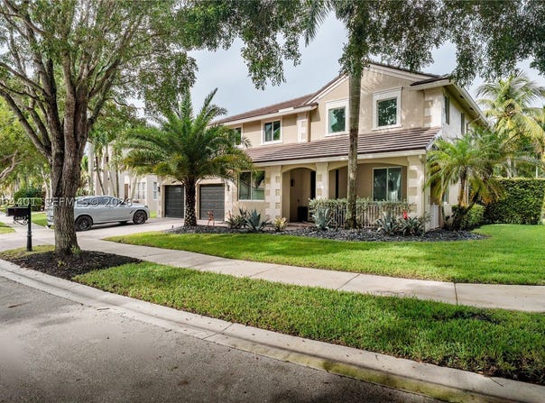 3917 Heron Ridge Ln, Weston, FL 33331