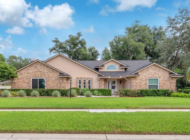 2421 OAK LANDING Drive, BRANDON, FL 33511