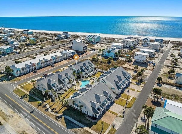 102 S 38th St, Mexico Beach, FL 32456