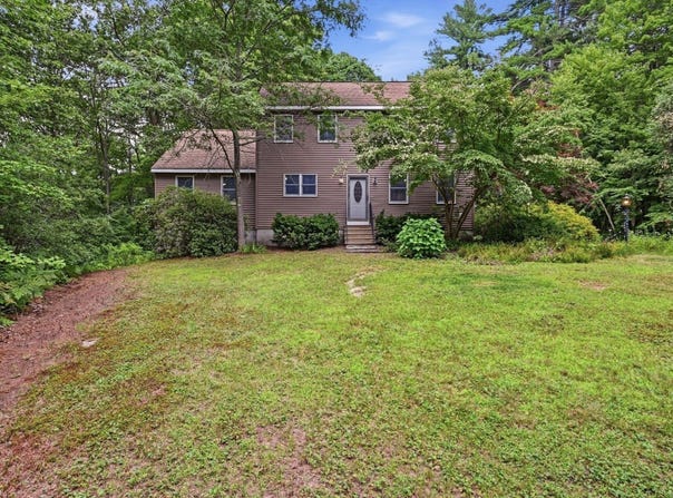 232 Gold St, Belchertown, MA 01007