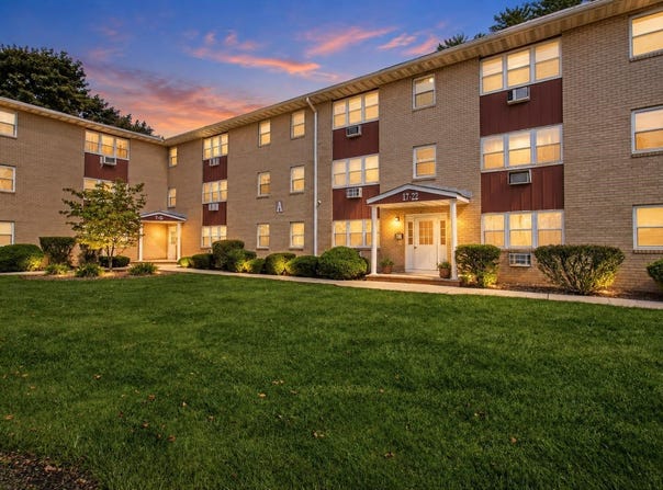 2 RADIO AVE, Secaucus, NJ 07094