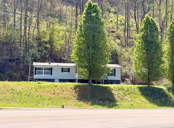 17831 KY 122, Hi Hat, KY 41636