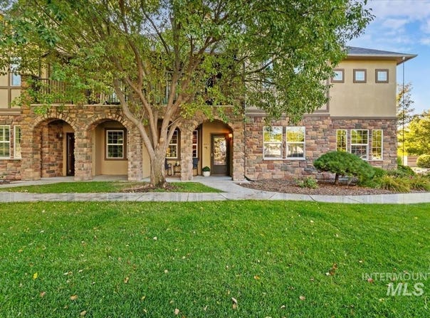 1124 E Winding Creek Drive, Eagle, ID 83616