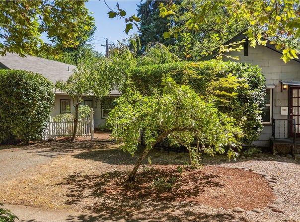 963 MADISON St, Eugene, OR 97402