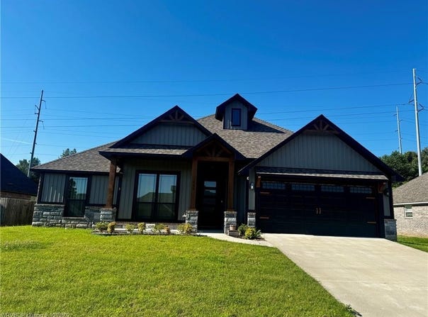 420 Aster ST, Van Buren, AR 72956