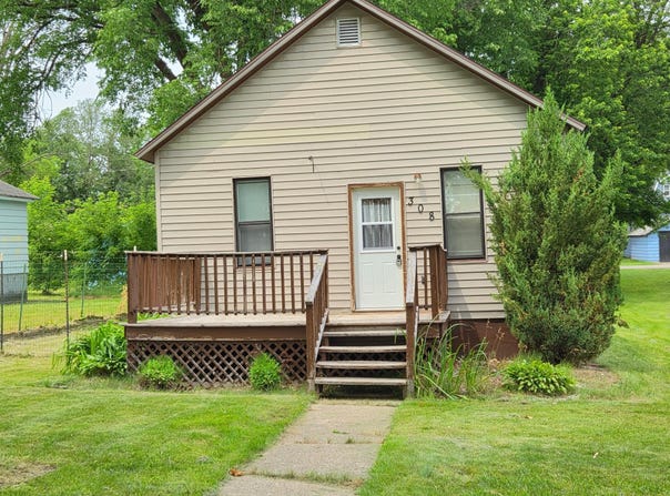 308 4TH ST, Oconto, WI 54153