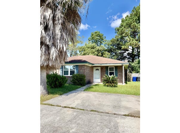 7724 Suzanne Drive, North Charleston, SC 29418
