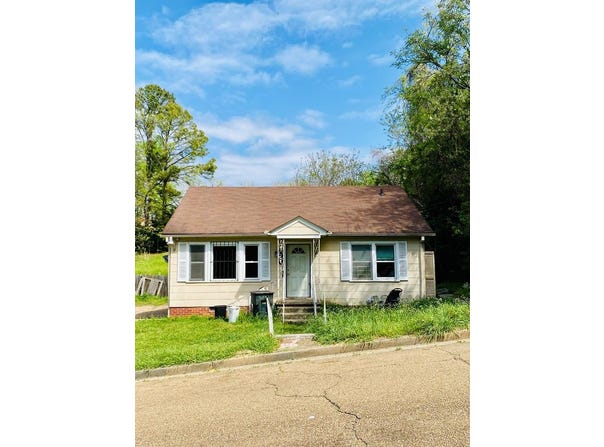 1417 East Ave, Vicksburg, MS 39180