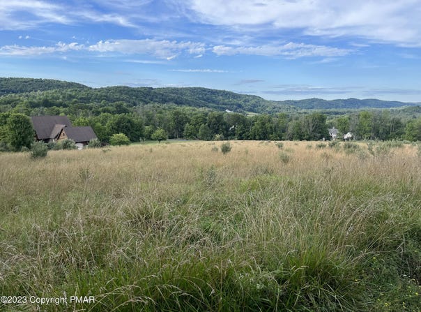 Fetherman Rd 3, Stroudsburg, PA 18360
