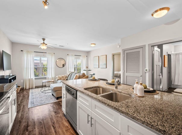 782 Riverfront Parkway, Chattanooga, TN 37402