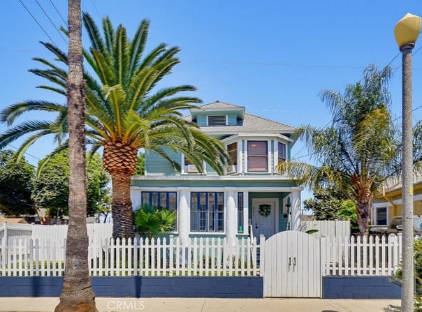 551 W 8th Street, Long Beach, CA 90813