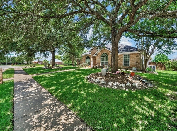 2301 Kuykendall Circle, Bryan, TX 77808