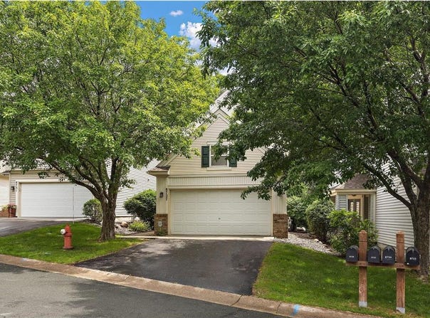 8727 N Bay Drive, Chanhassen, MN 55317