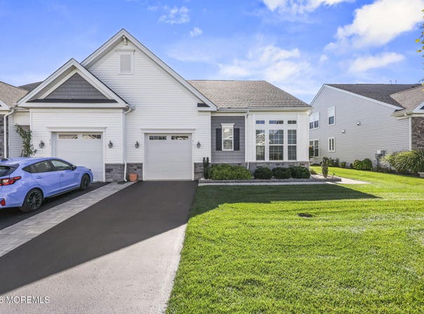 96 Starlight Drive, Monroe Twp, NJ 08831