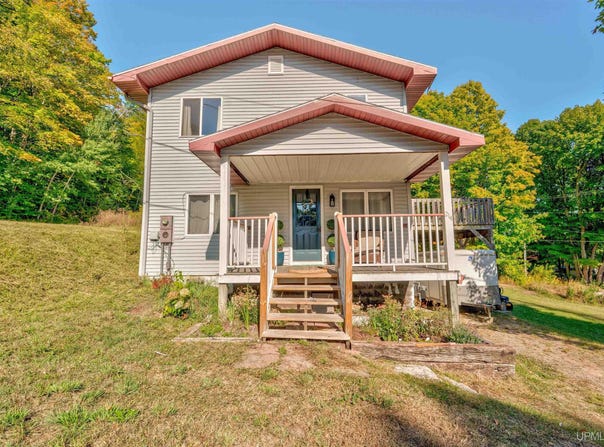 214 Hickory Street, Munising, MI 49862