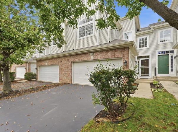 1905 Maureen Drive, Hoffman Estates, IL 60192