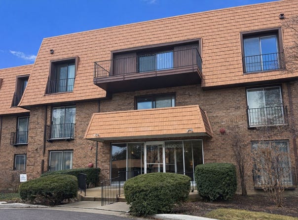 4000 Dundee Road, Northbrook, IL 60062