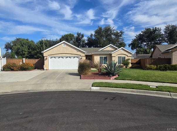 1798 Redbud Street, Lemoore, CA 93245