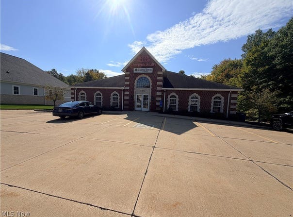 120 W Aurora Road, Northfield, OH 44067