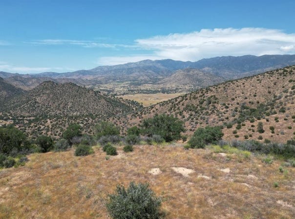Hill Top Road, Caliente, CA 93518