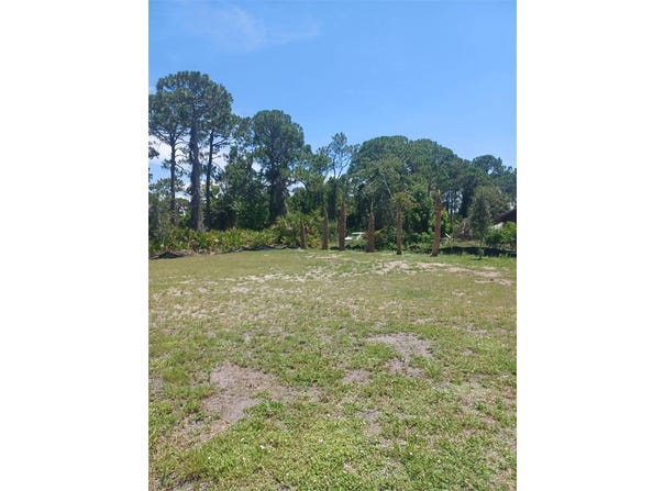 LIN GINA Terrace, EDGEWATER, FL 32141