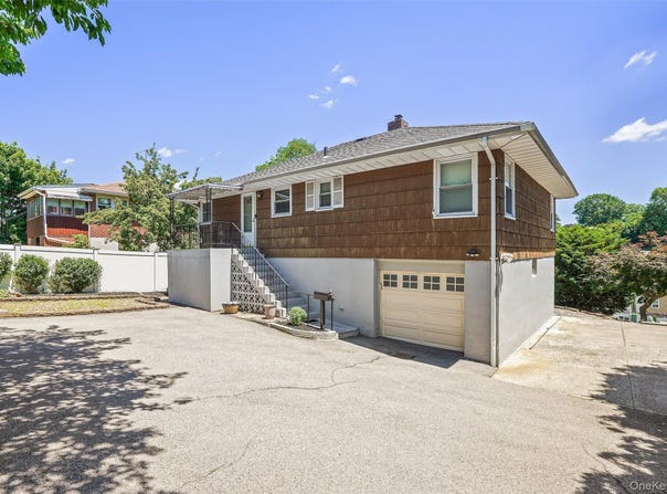 816 N Broadway, Yonkers, NY 10701