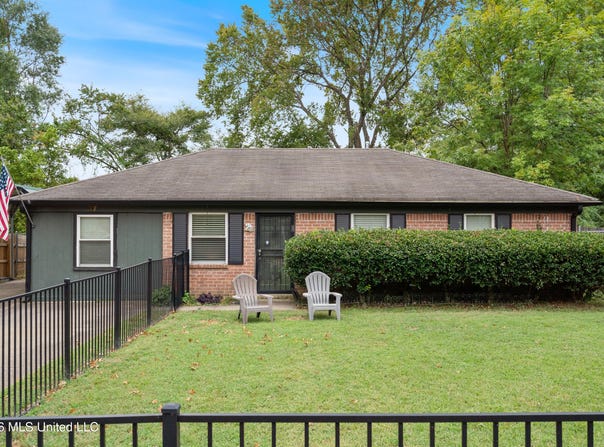 37 Hillbrook Drive, Southaven, MS 38671