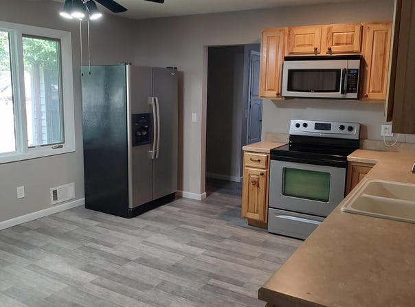 307 N 8th St, Beresford, SD 57004