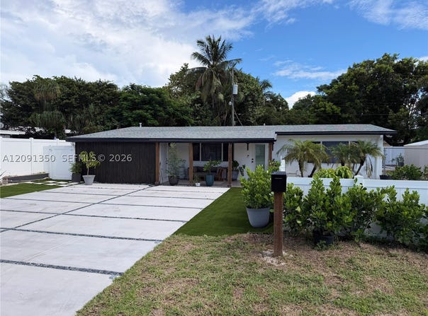 310 NE 12th Ave, Pompano Beach, FL 33060