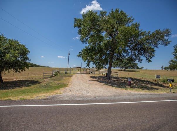 734 E FM 485, Cameron, TX 76520