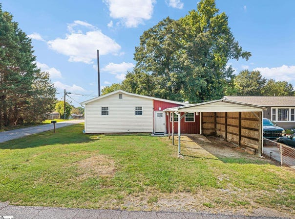 100 Basin Drive, Boiling Springs, SC 29316