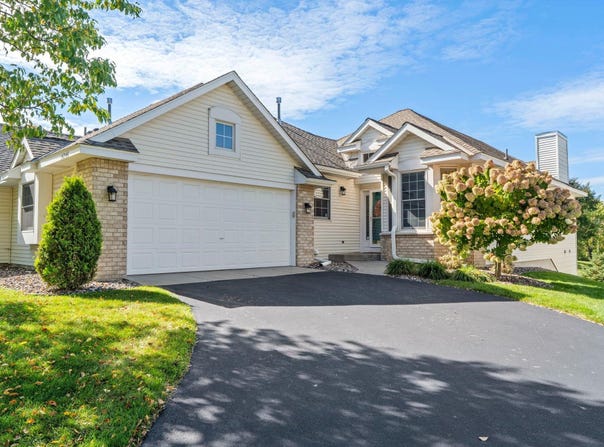 16345 Crystal Hills Circle, Lakeville, MN 55044