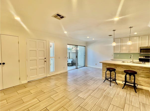 542 W Dunton, Orange, CA 92865