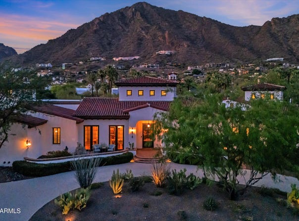 5434 E CAMELHILL Road, Phoenix, AZ 85018